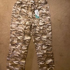 Beige Camo Joggers BNWT SIZE LARGE
